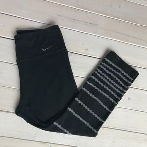 Nike Dri-Fit Women's Medium Leggings